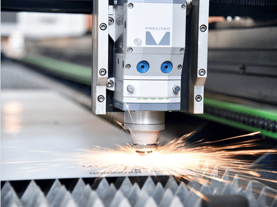 Automatic focus laser cutting head detail