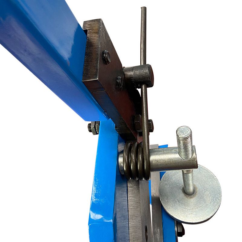 Hand shear for trimming sheet metal